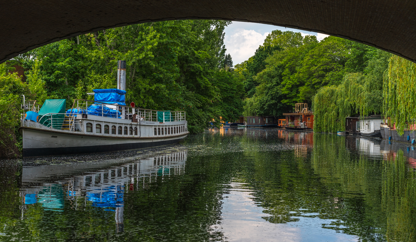 Berlin_canal238.jpg