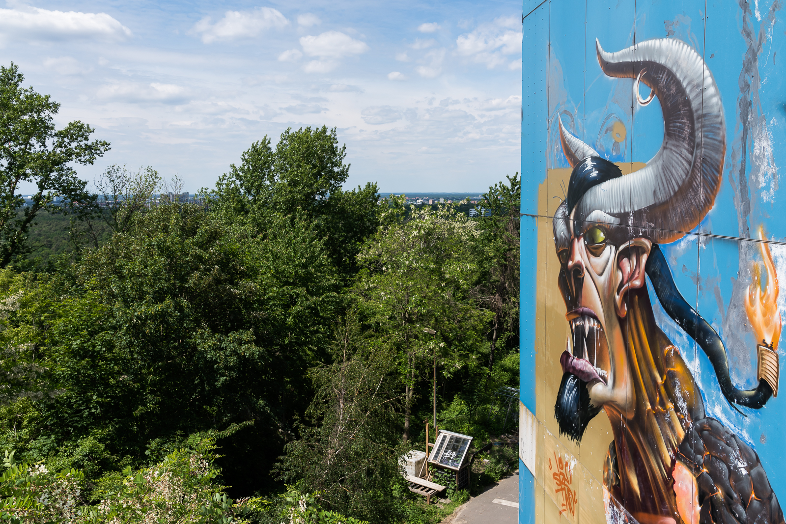 urbex_teufelsberg95_small.jpg