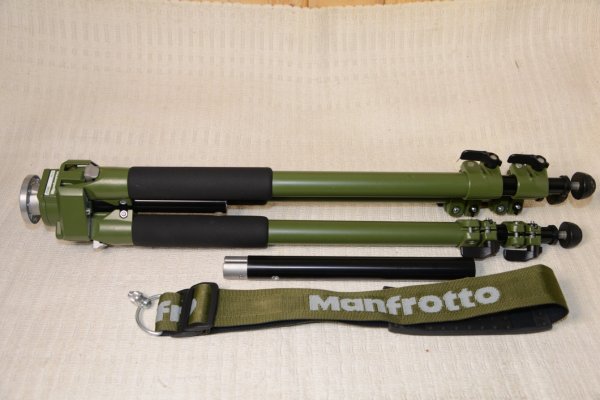 Manfrotto 055NAT.JPG