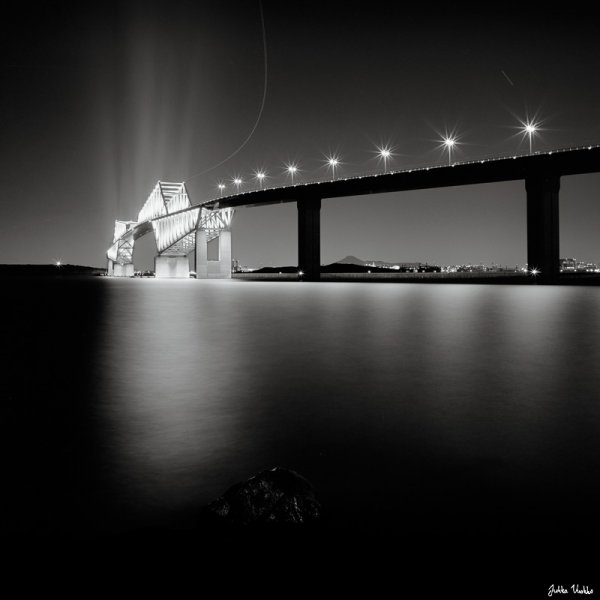 45_2013-01-01-8 tokyo gate bridge square pre_web.jpg