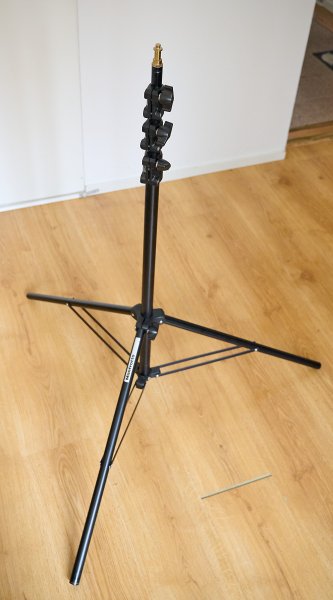 Manfrotto_valaisinjalusta.jpg