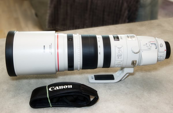 Canon EF 200-400 L kantohihnalla.jpg