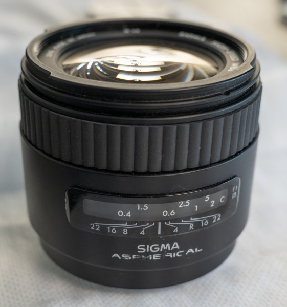 Sigma 28 1.8 A.jpg