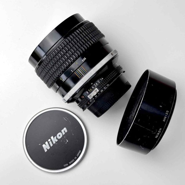 Nikkor_85mm_v2.jpg