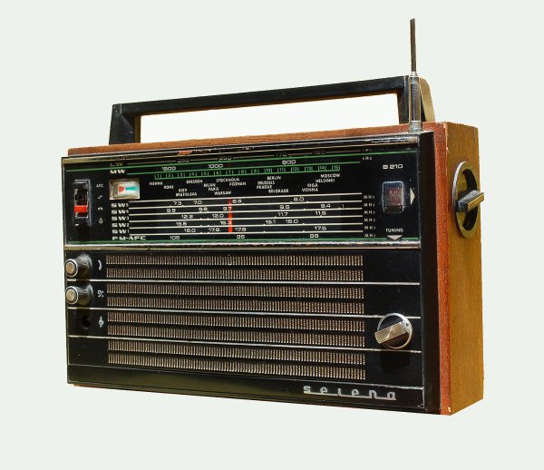 Radio_SELENA-B210.jpg