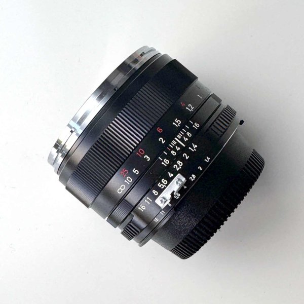 Zeiss_50mm_ZF_v3.jpg