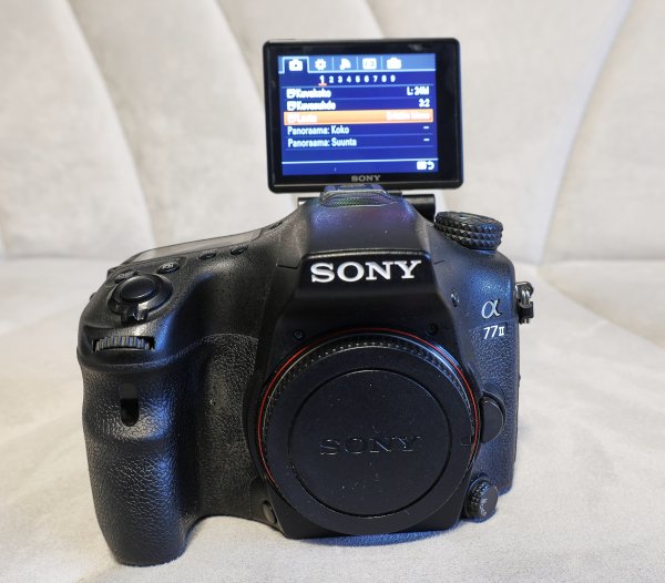 Sony a77mk2 pieni.jpg