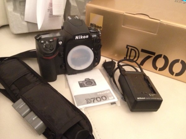 Nikon D700.jpg