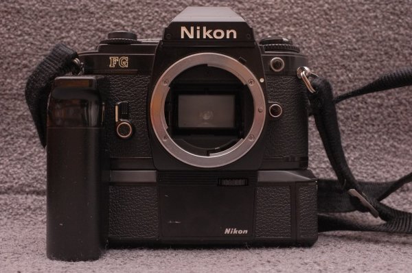 NIKON FG.jpg