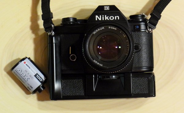 Nikon EM.JPG