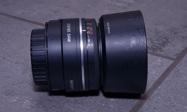 sony sam 85 2.8_2.jpg