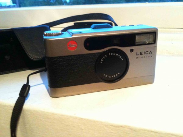 Leica Minilux 35mm kompaktikamera.jpg