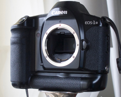 EOS 1n etu.jpg