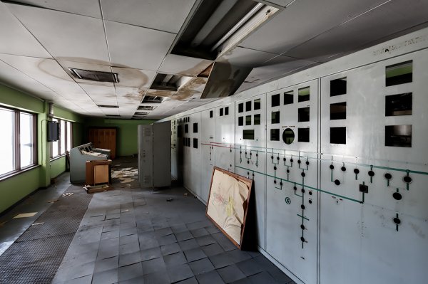 Urbex11452_controlroom_web.jpg