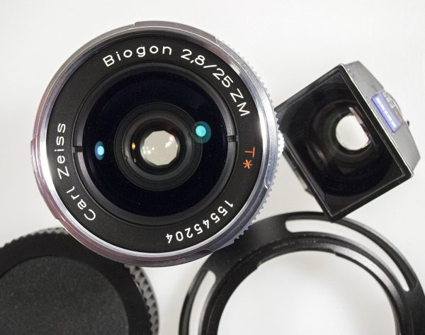 ZM Biogon 25mm v2.jpg