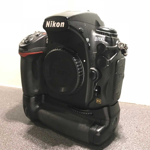 D700_front.jpg