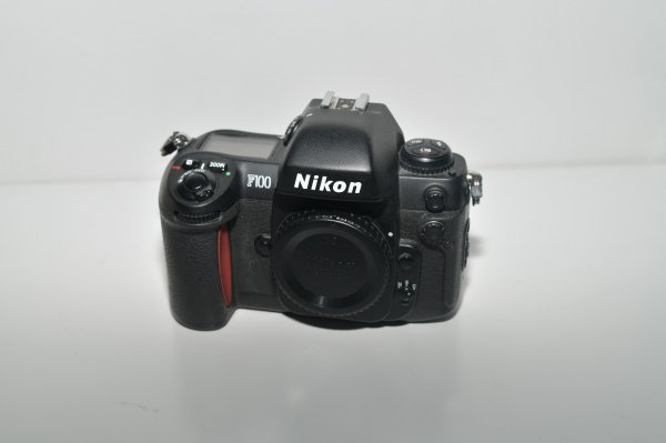 nikon-1.jpg