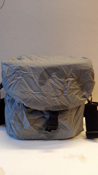 lowepro170 AW_sadesuoja.jpg