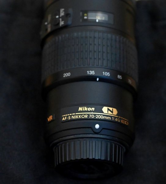 Nikkor-70200-2.jpg